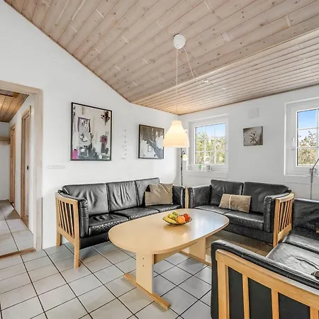 Holiday home Edlef - 800m From The Sea By Interhome