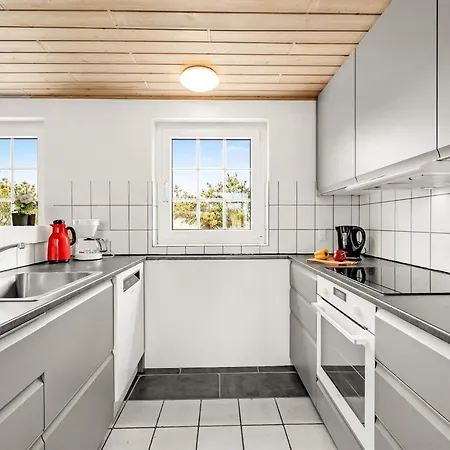 Holiday home Edlef - 800m From The Sea By Interhome *